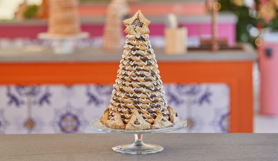 Gevlochten kransekake met hamantaschen
